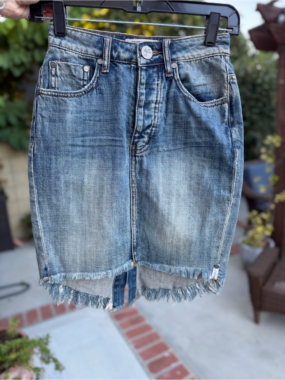 One X One Teaspoon Jean/Denim Cut-Off high/low Skirt – Size 23